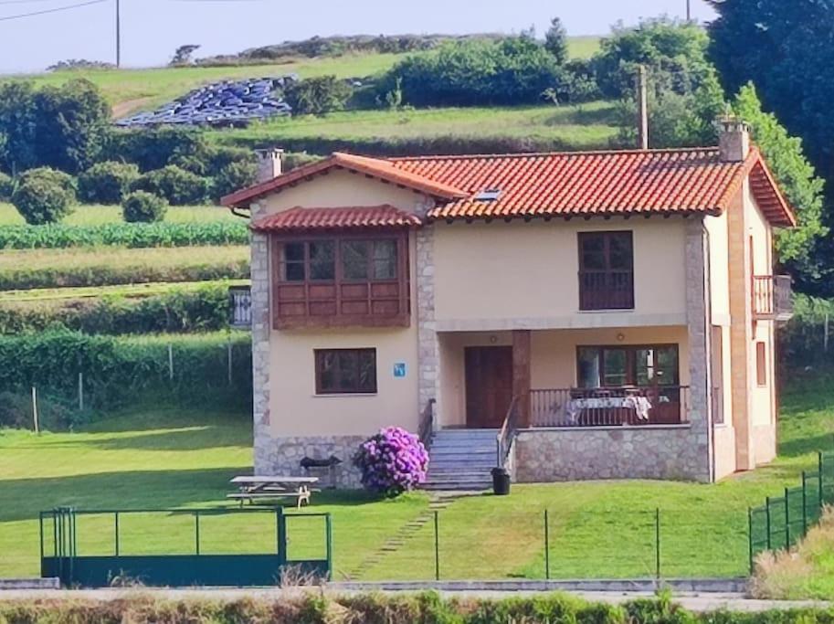 Pendueles Casa Manuela Llanes Asturias.ヴィラ エクステリア 写真